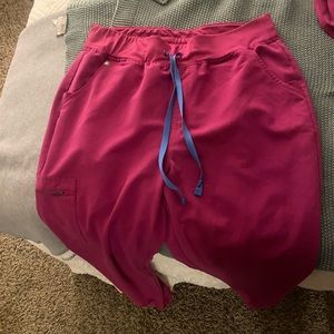 FIGS - Zamora Jogger - Raspberry Sorbet - Size Large/Tall